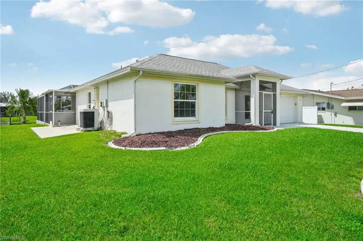 2318 Se 15th Ter, Cape Coral Fl 33990