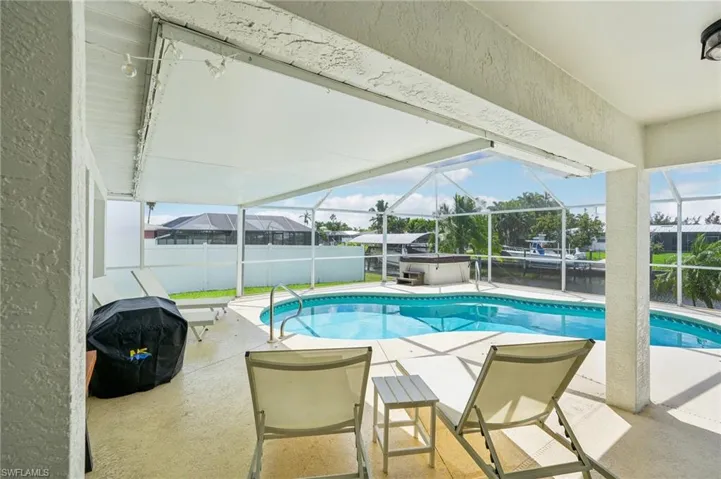 2318 Se 15th Ter, Cape Coral Fl 33990