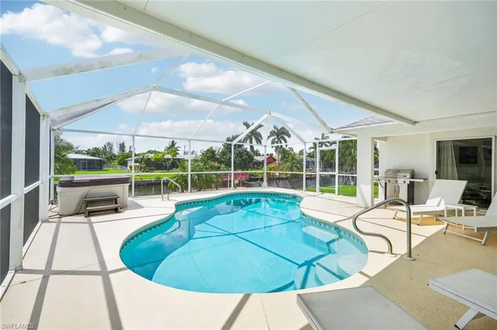 2318 Se 15th Ter, Cape Coral Fl 33990