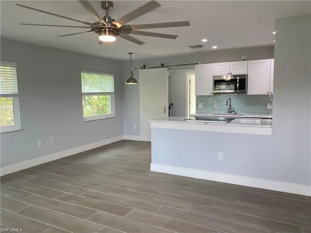 536 101st Ave N, Naples, Florida 34108