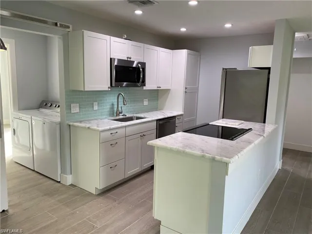 536 101st Ave N, Naples, Florida 34108
