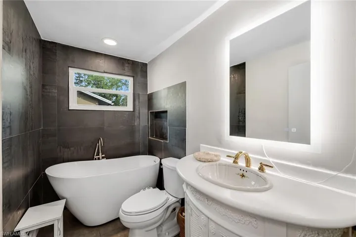 3670 6th Ave Se, Naples, Florida 34117