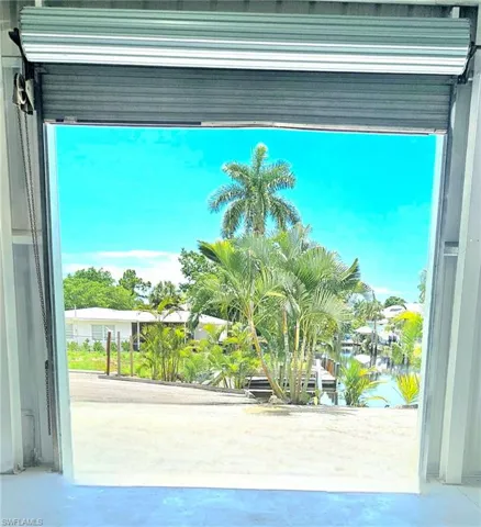3270 Bayshore Dr, Naples, Florida 34112