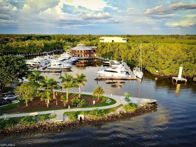 3270 Bayshore Dr, Naples, Florida 34112