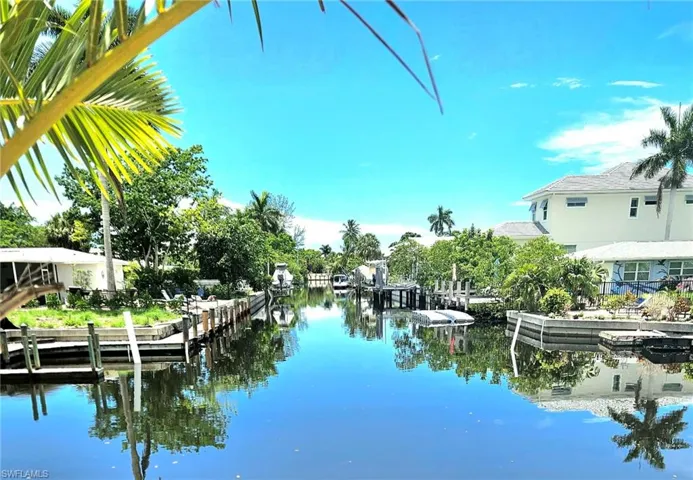 3270 Bayshore Dr, Naples, Florida 34112