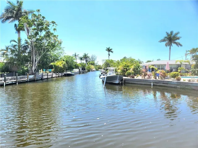 3270 Bayshore Dr, Naples, Florida 34112