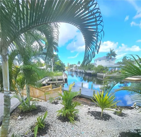 3270 Bayshore Dr, Naples, Florida 34112