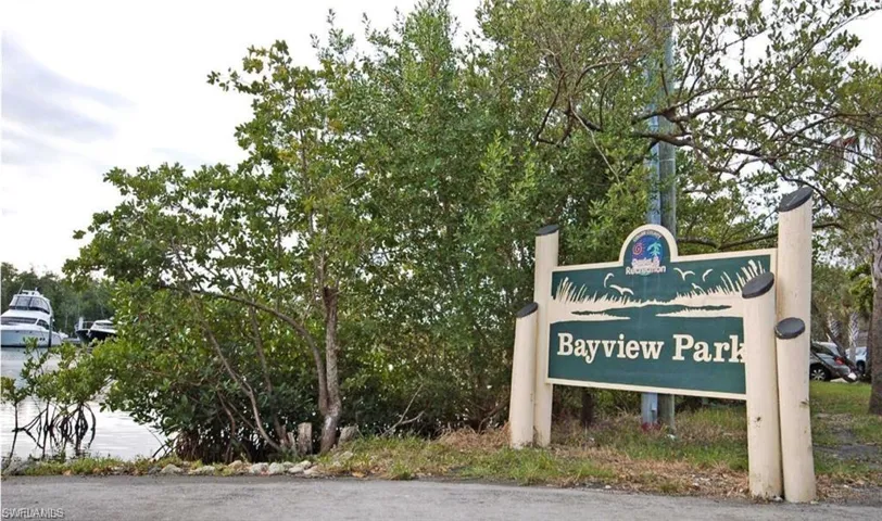 3270 Bayshore Dr, Naples, Florida 34112