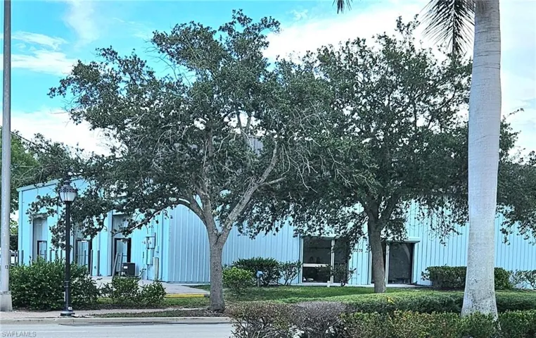 3270 Bayshore Dr, Naples, Florida 34112