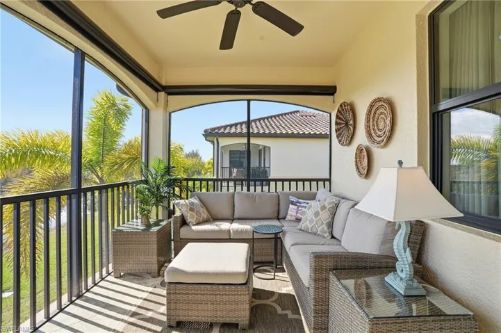 Spend the Florida day on your lanai with friends, sunshine, and endless good vibes.