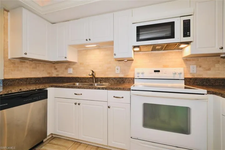 APPLIANCES LIGHT COLORS