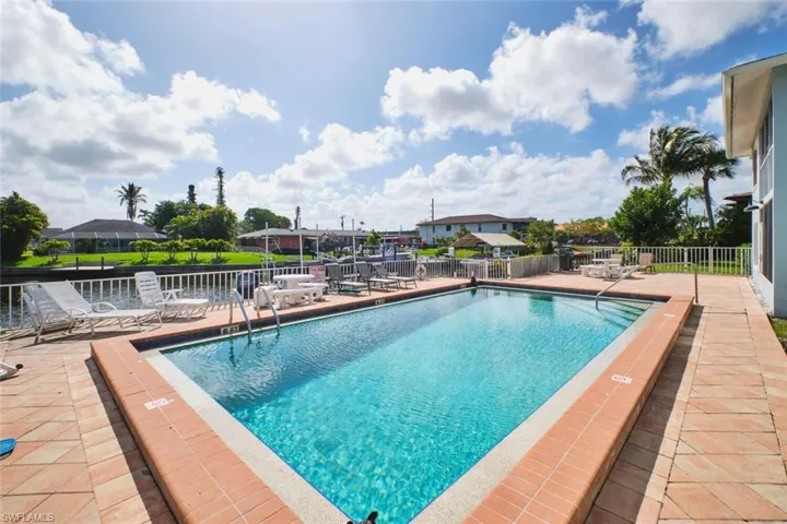 POOL & WATER