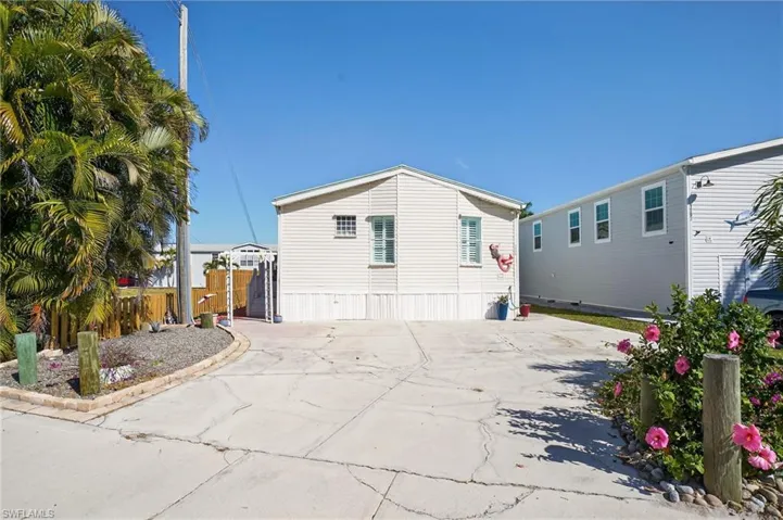 ROOM TO PARK THREE CARS