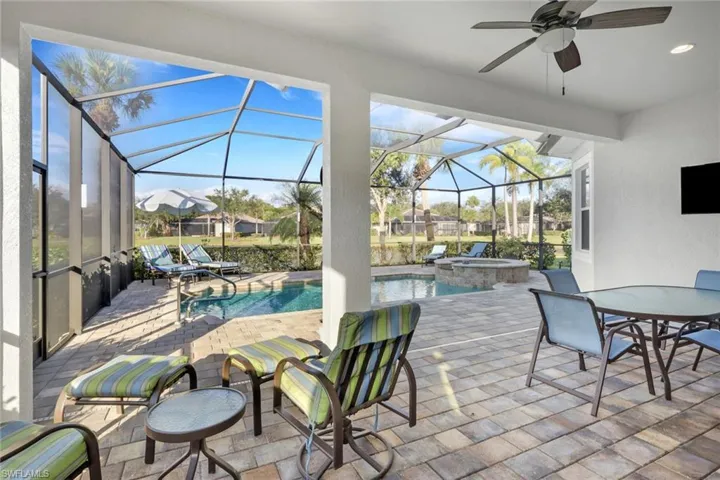 Covered lounge area on lanai