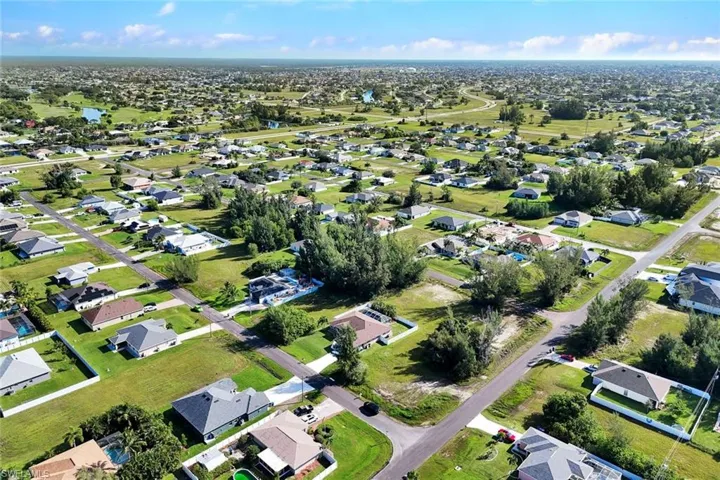 1121 Nw 27th Ave, Cape Coral, Florida 33993