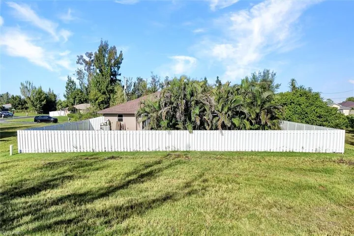 1121 Nw 27th Ave, Cape Coral, Florida 33993