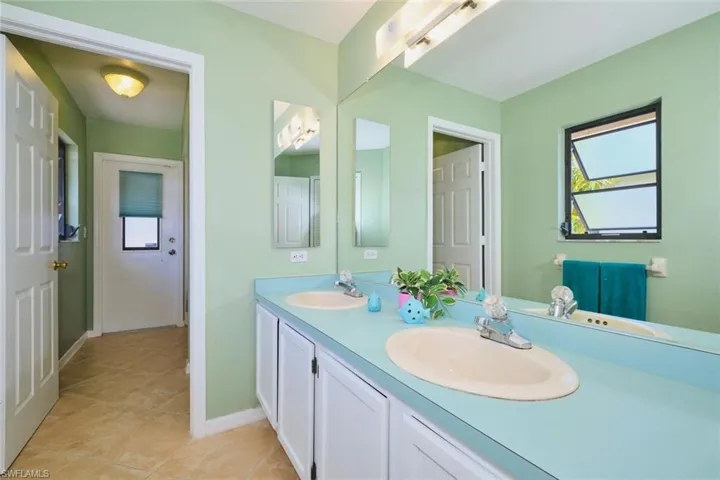 4122 SW 22nd  CT, Cape Coral, FL 33914