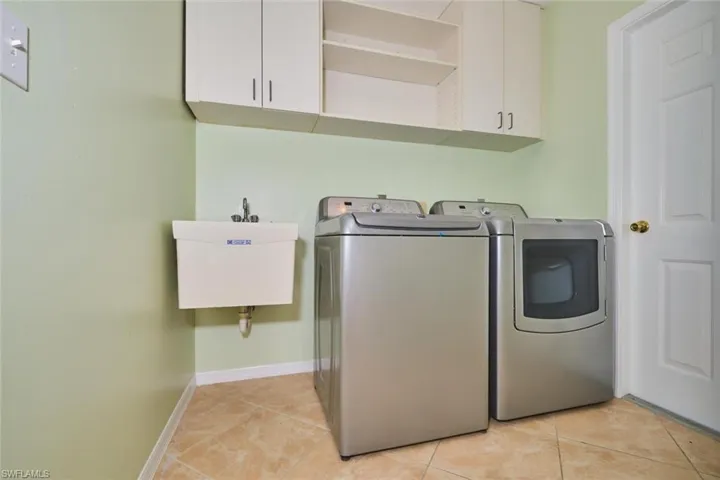 4122 Sw 22nd Ct, Cape Coral, Florida 33914