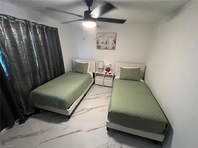 1118 Pine Island Ln, Cape Coral, Florida 33909