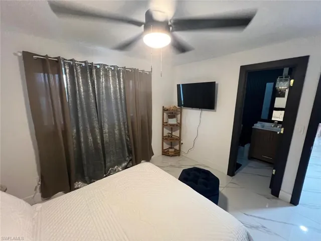 1118 Pine Island Ln, Cape Coral, Florida 33909