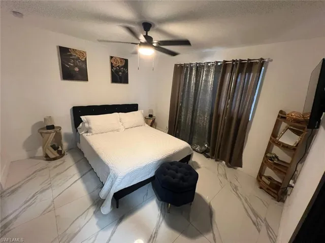 1118 Pine Island Ln, Cape Coral, Florida 33909