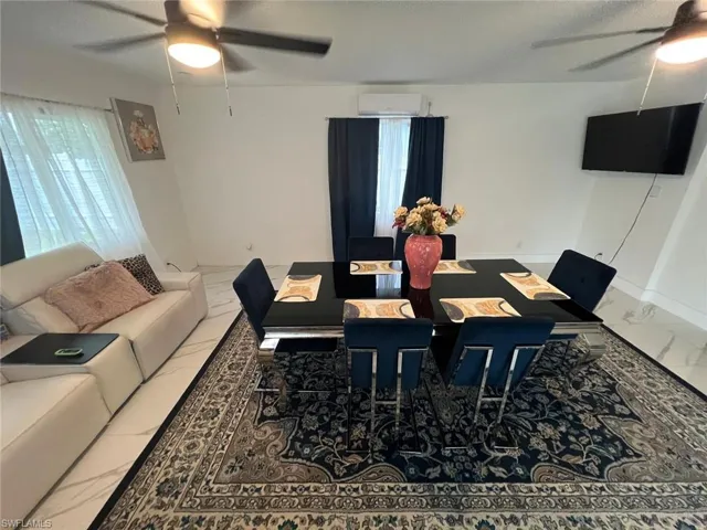 1118 Pine Island Ln, Cape Coral, Florida 33909