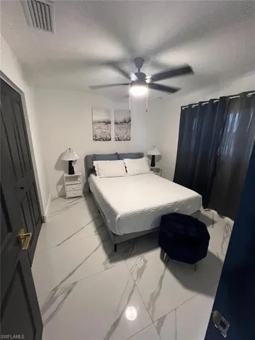 1118 Pine Island Ln, Cape Coral, Florida 33909