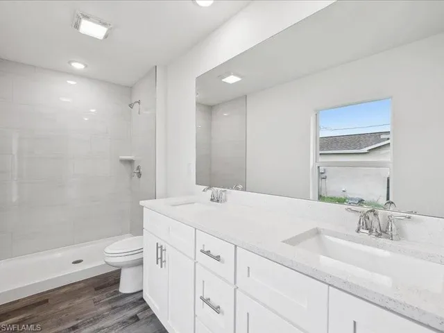 1824 NW 2nd  PL, Cape Coral, FL 33993