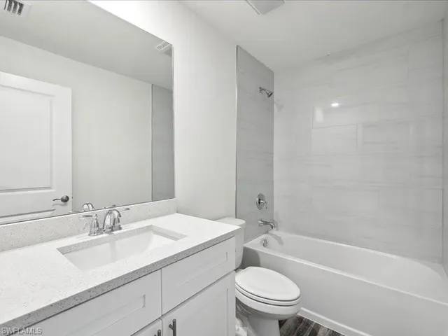 1824 NW 2nd  PL, Cape Coral, FL 33993