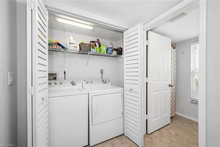 925 New Waterford Dr 104, Naples, Florida 34104