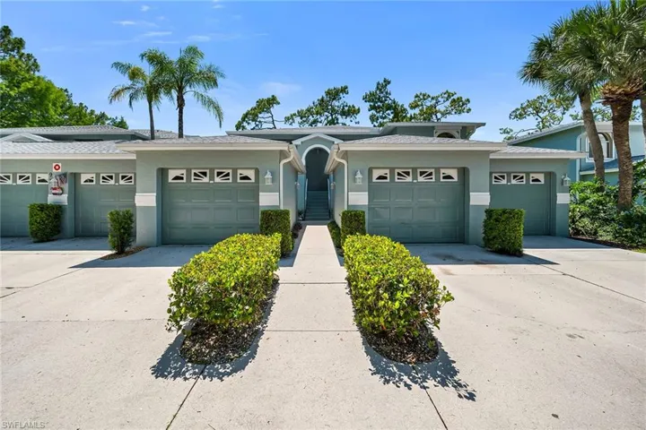 925 New Waterford Dr 104, Naples, Florida 34104