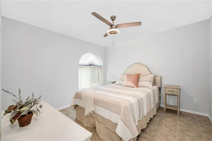 925 New Waterford Dr 104, Naples, Florida 34104