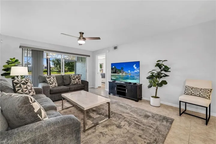 925 New Waterford Dr 104, Naples, Florida 34104