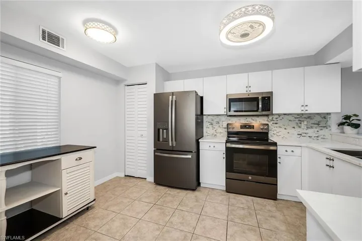 925 New Waterford Dr 104, Naples, Florida 34104