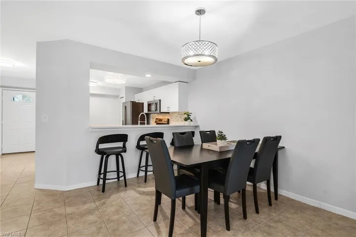 925 New Waterford Dr 104, Naples, Florida 34104