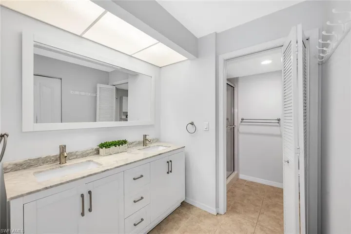 925 New Waterford Dr 104, Naples, Florida 34104