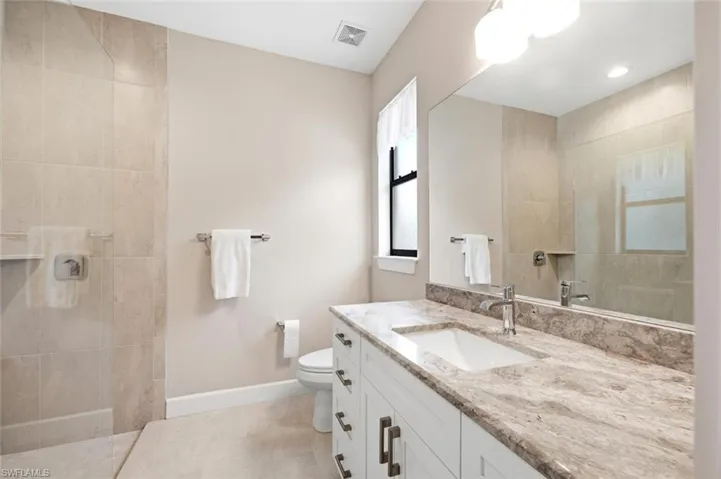 ensuite walk in shower