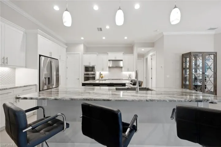 to the kitchen with ample seating