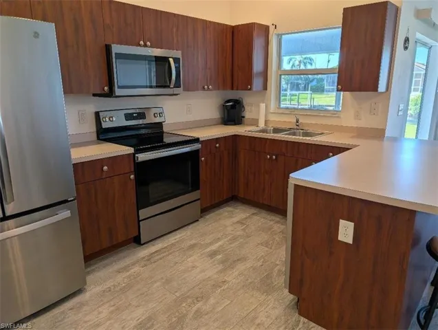 1438 Se 23rd St, Cape Coral, Florida 33990