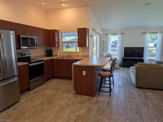 1438 Se 23rd St, Cape Coral, Florida 33990