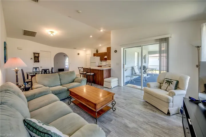 1438 Se 23rd St, Cape Coral, Florida 33990