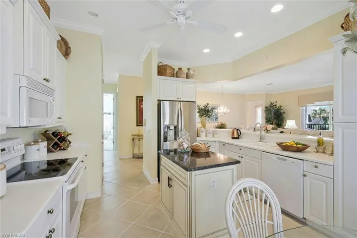 5025 Blauvelt Way 202, Naples, Florida 34105