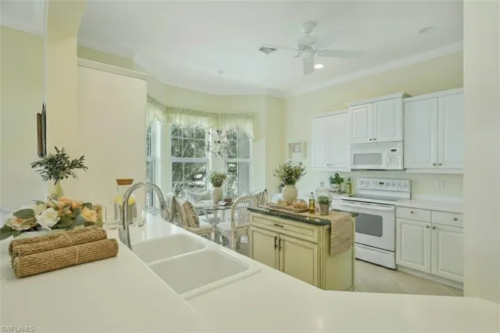 5025 Blauvelt Way 202, Naples, Florida 34105