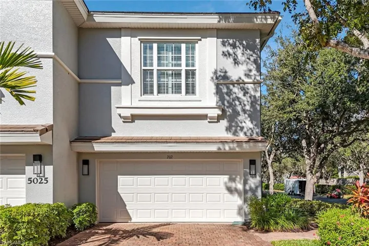 5025 Blauvelt Way 202, Naples, Florida 34105