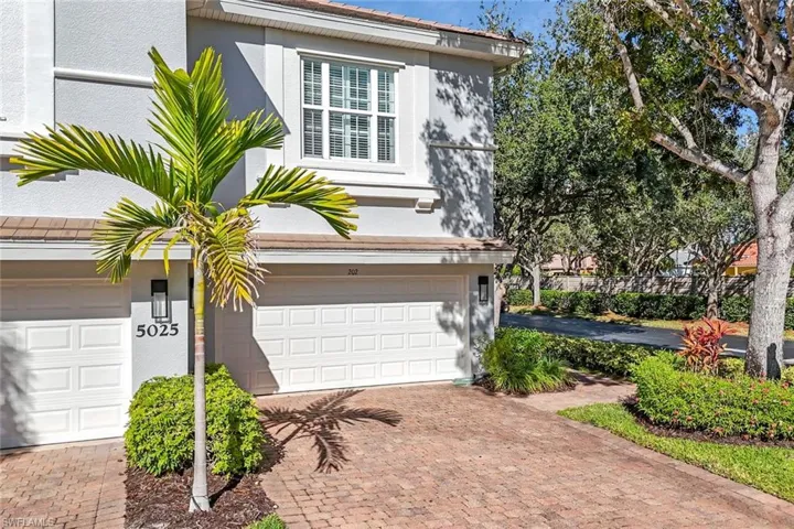 5025 Blauvelt Way 202, Naples, Florida 34105