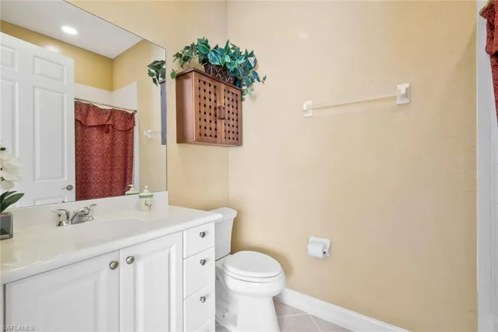 5025 Blauvelt Way 202, Naples, Florida 34105