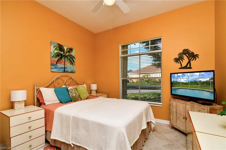 Front guest bedroom