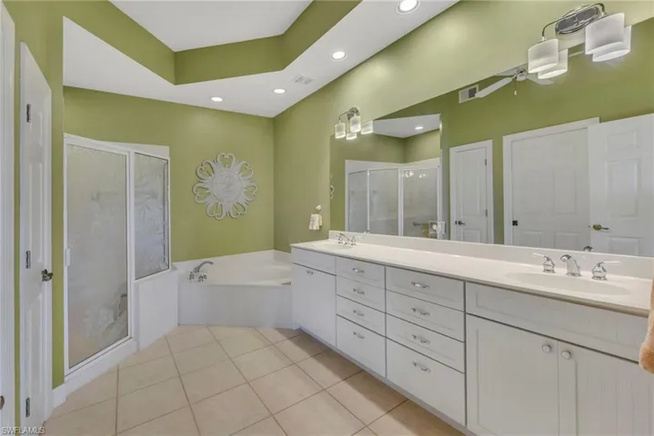 26951 Wyndhurst Ct 102, Bonita Springs, Florida 34134