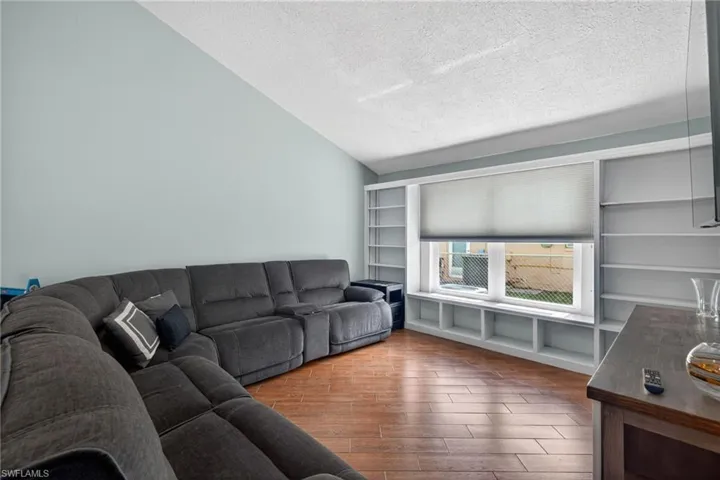 712 Se 32nd Ter, Cape Coral, Florida 33904