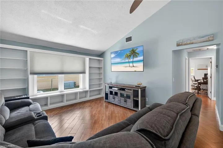 712 Se 32nd Ter, Cape Coral, Florida 33904